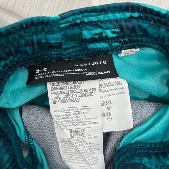 Under Armour Boy's LG Geometric Logo Print Athletic Shorts - Picture 4 of 4